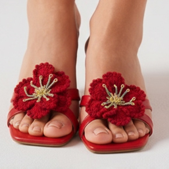 🛍️ FASHION NOVE Red knit Floral Open Toe slip on sandals, mules heels size 7.5 - Picture 5 of 12